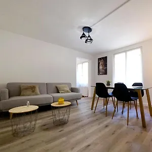 Au Coeur De La Apartment Cours (Rhone)